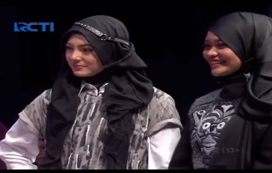 <a href="/vivizubedi/">Vivi Zubedi</a> ga suka celana balon udara. Perempuan muslimah ga ada yang seperti kelaki-lakian #HijabLook2016