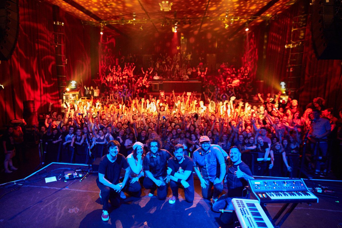 Thx New York! Show #2 was 👍! Tonight ruled! Special thx to <a href="/vanessabayer/">Vanessa Bayer</a> for the sick pre-show roast! 📸 by <a href="/joelemke/">Joe Lemke</a>