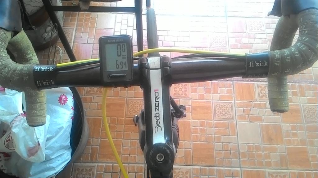 msatriapangestu's tweet photo. FS roadbike+cateye+helm+sepatu+jersey+saddle 9jt minat? check bio @MegaBikeshop @CyclingId https://t.co/VSSEXnqfkA https://t.co/xPfmdJDWrW