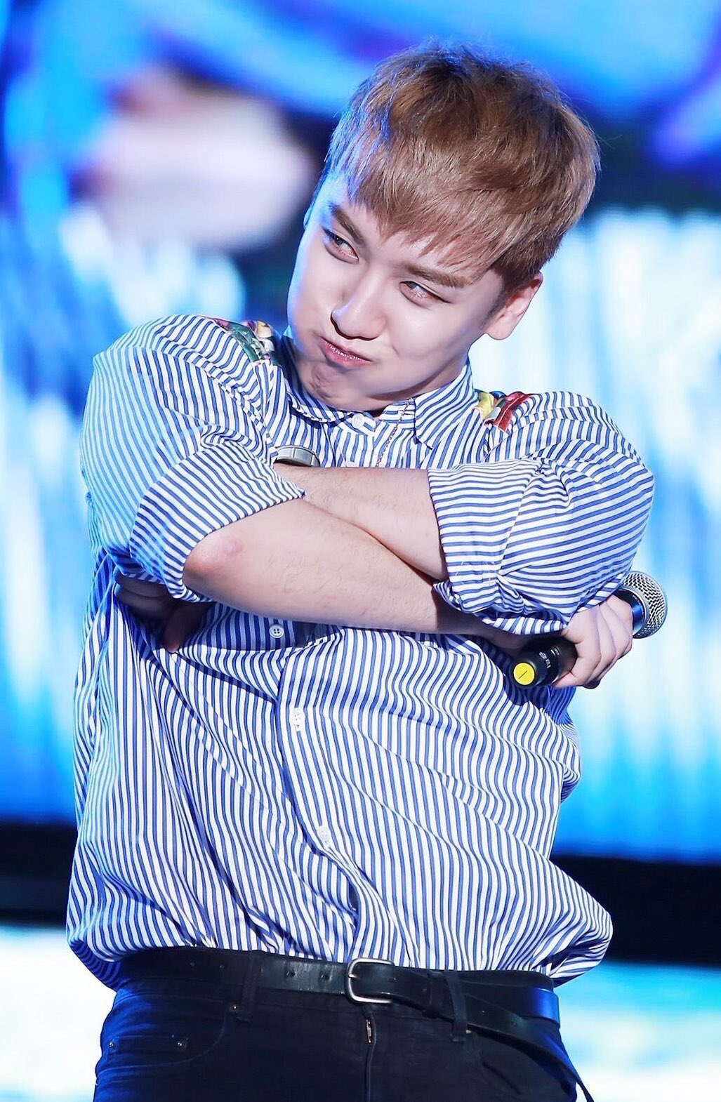 토모미 Auf Twitter すんちゃんがヅラって知って見てるから余計やけど 高画質かつアップにするとヅラ部分が本当によくわかる 笑 Bigbang スンリ スンリ ズラ 取れる スンリ ズラでも 可愛いよ T Co 1550lxyysq Twitter