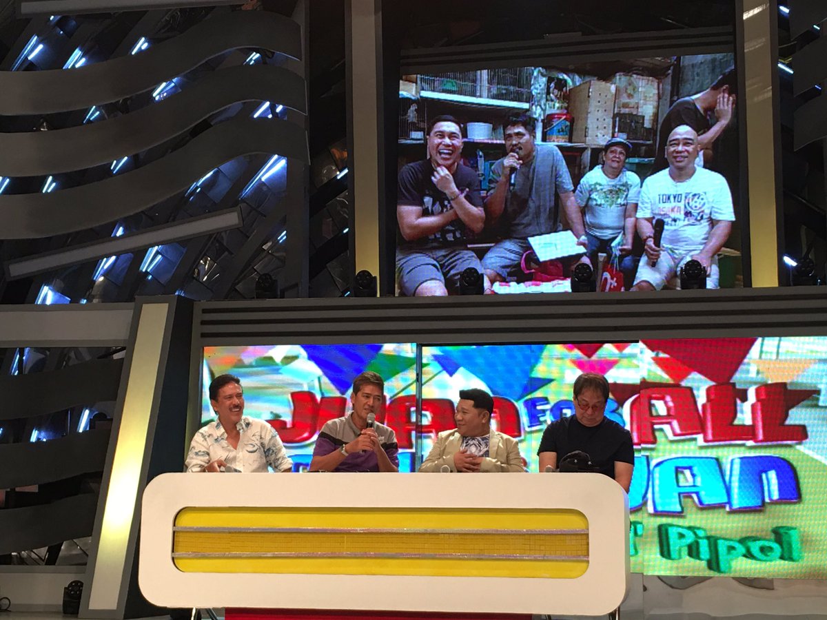 EatBulaga's tweet photo. Dito sa Juan For All, All For Juan palaging masaya ang kwentuhan :) #ALDUBEBFathersDay https://t.co/R87XsmBo29
