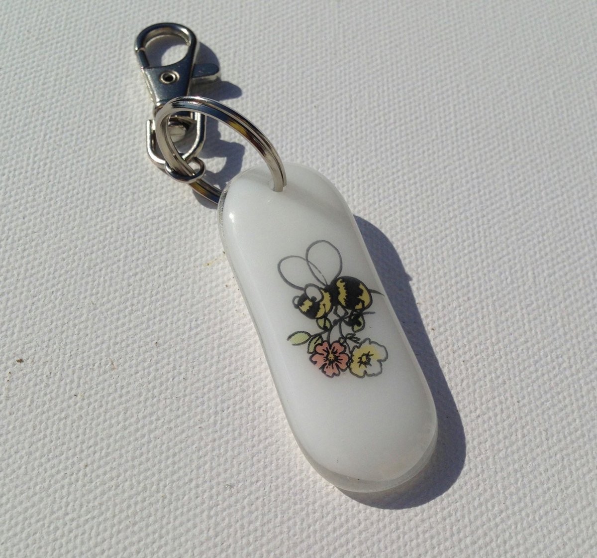 Funkifusion's tweet photo. Keyring, Tulip, Bee, Bee Keyring, Tulip Keyring, Token Gift Ideas, Gif… https://t.co/ToKAjlZalF #Etsy #FlowerKeyring https://t.co/4yAF7A5wYR