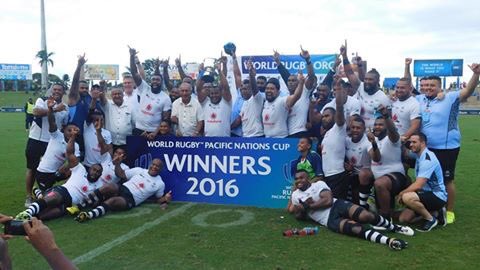 Blogderugby's tweet photo. @fijirugby levantando la copa de la #PacificNationCup #rugby https://t.co/A7jecBvjev