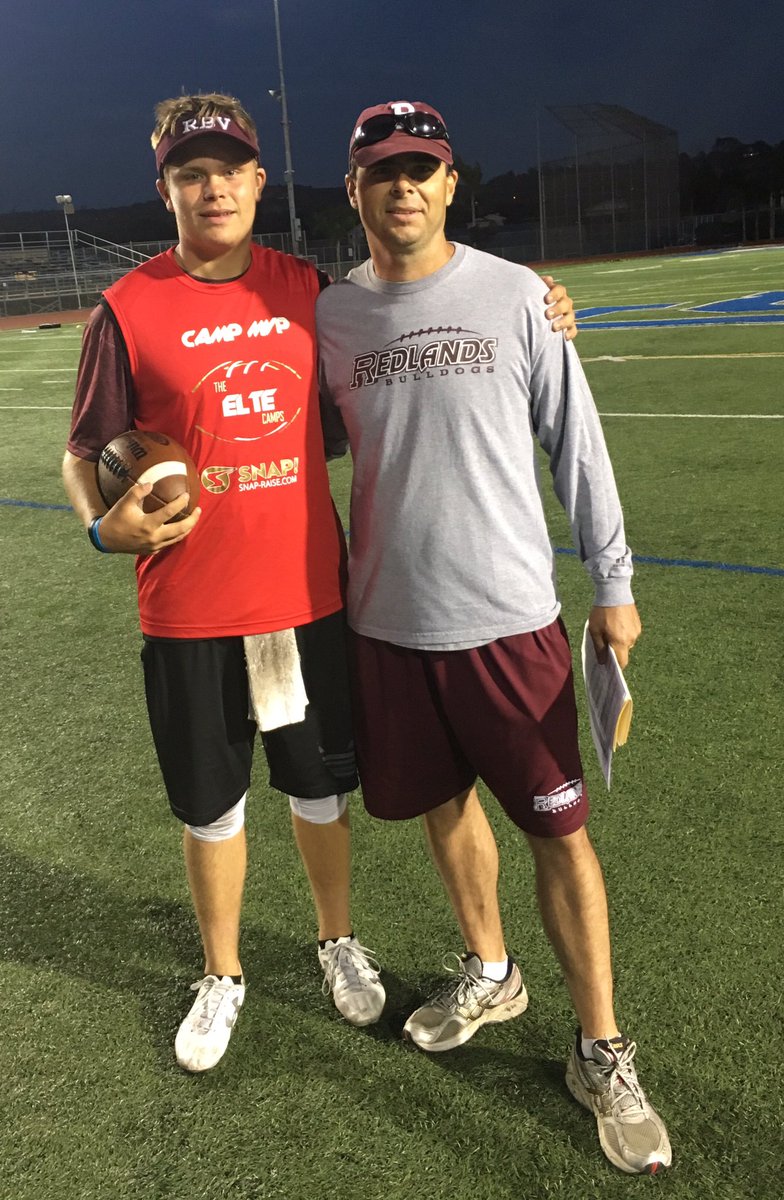 erinmargerum's tweet photo. Ace Roach @TheAceRoach named QB MVP at @SCELITEFOOTBALL camp today. Great camp! Pic w/ @UR_CoachGood @QBHitList https://t.co/vs4tCQvlNk