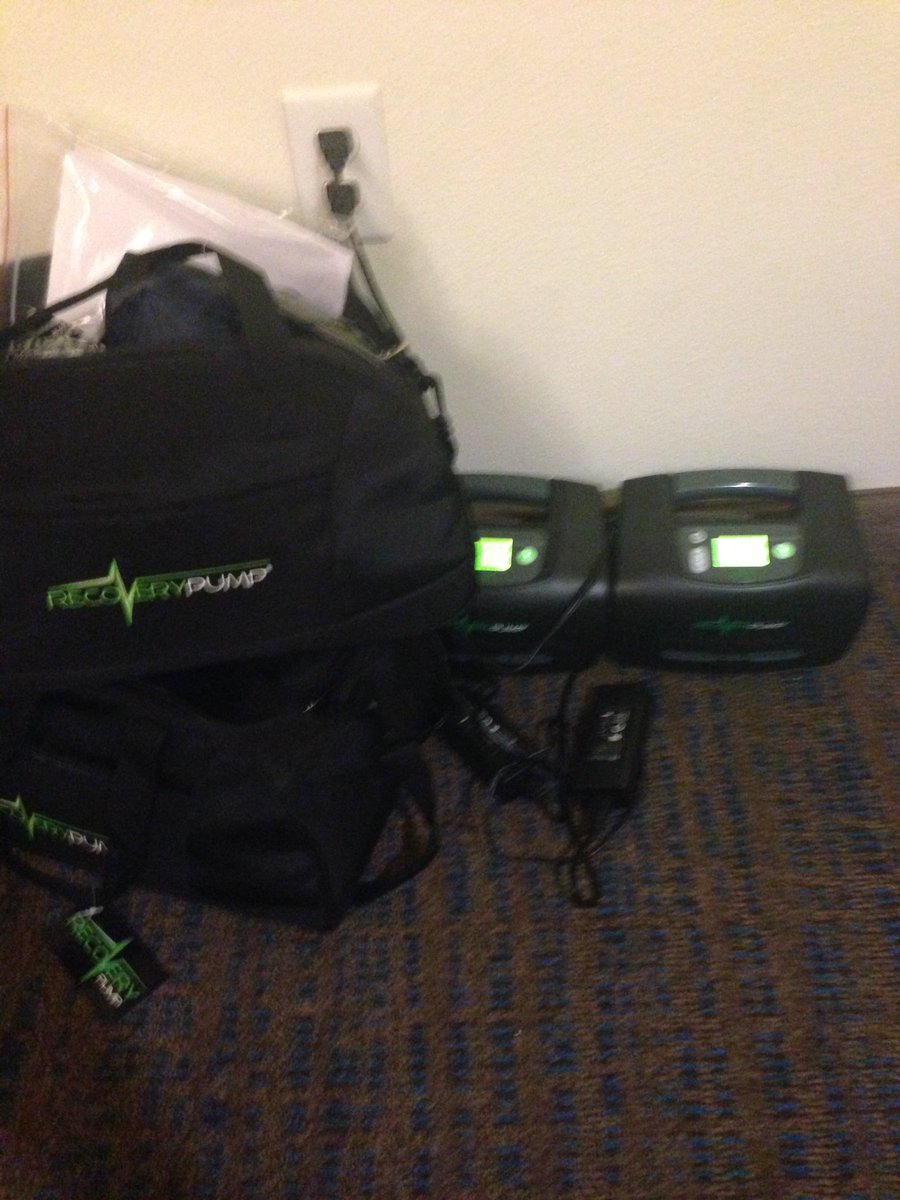 One last charge in the hotel room before <a href="/Raamin4Charity/">RAAMIN4CHARITY</a>  set off for <a href="/RAAMRaces/">Race Across America</a> - riders loving these! #cycle #🇺🇸🚲