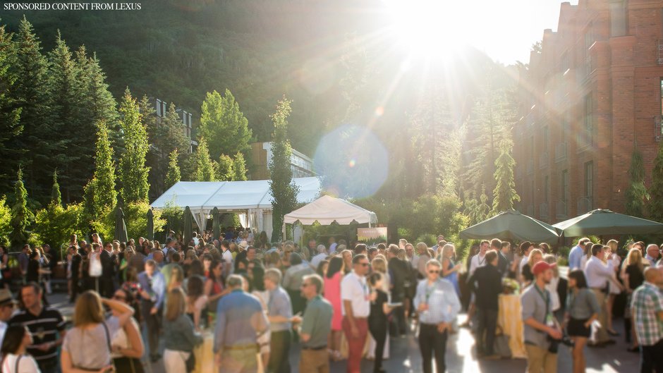 foodandwine's tweet photo. Maybe you can't go to the #FWClassic but your taste buds can. https://t.co/Ya77tlN9O5 https://t.co/3plZNELXlv