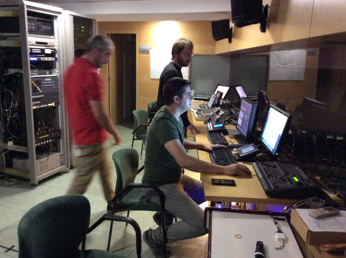 clinicaplanas's tweet image. Todo a punto para empezar! #saladecontrol #medicinaesteticaCP2016