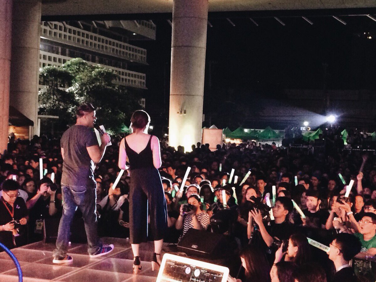 tanyazialcita's tweet photo. Thank you for having me and Rico emcee your Culminating Night, DLSU! It was definitely YOUR show 💚 #UnivWeek2016 https://t.co/6VSiYBJH8c