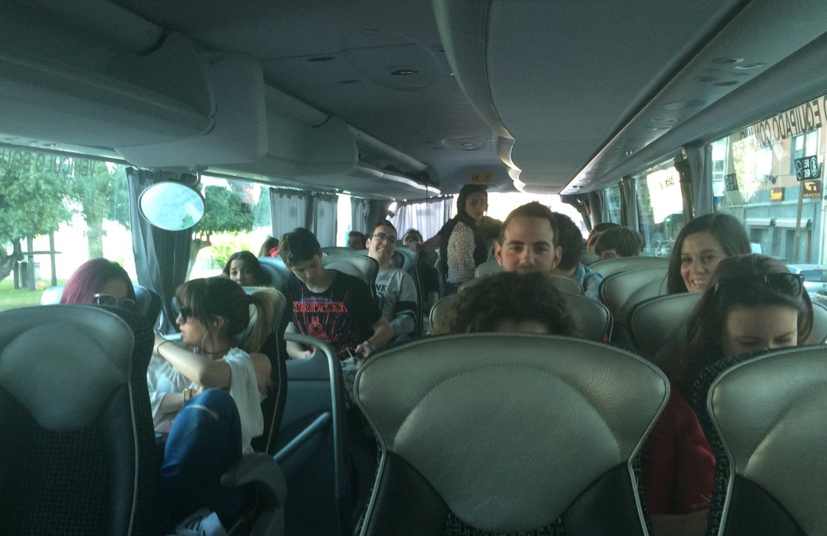 BajaJSPV's tweet photo. Jóvenes del SÍ camino a Valencia. #orgullovlc y #festadelarosa @EquipodeCambio @JoveSocialistes @SocialistesVal https://t.co/7FVMYm7hfT