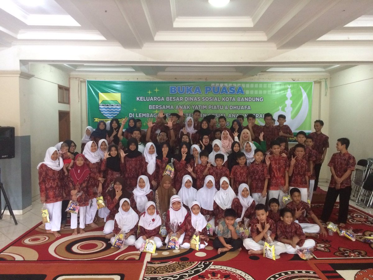P3Sbdg's tweet photo. Tidak lupa foto bareng anak-anak juga https://t.co/zvctgjldju