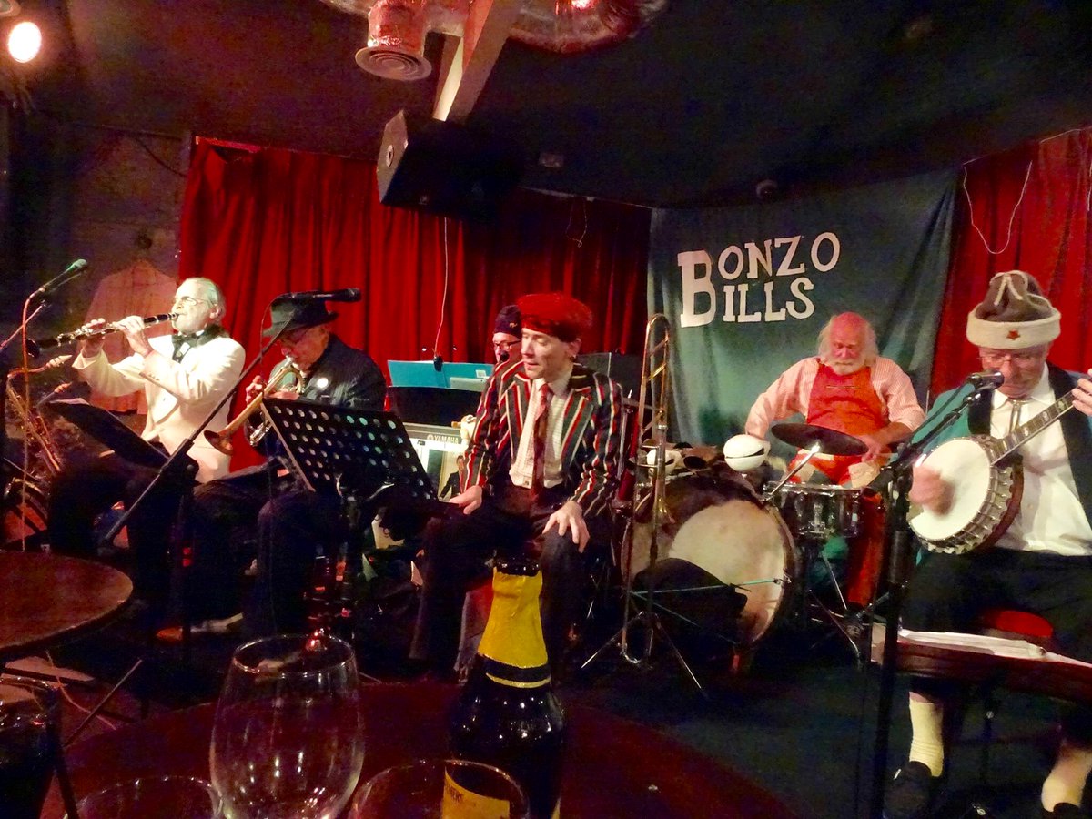 Bonzo Bills in full flight at the Ropetacle Arts Centre Shoreham Sussex FRIDAY 24th June