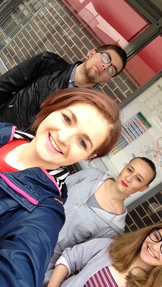 Queenchlochlo17's tweet photo. @PrideCov  waiting for bus to come to you 😘😘 https://t.co/zh6zawXvPM