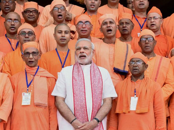 Oneindia's tweet image. PM Modi expresses concern over IS threat to Dhaka Ramakrishna Mission oneindia.com/new-delhi/pm-m…