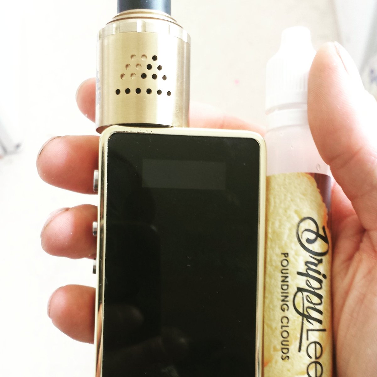 andy_ashton1983's tweet photo. Handcheck #vape #snowwolf #vapelife #templerda #vapecommunity https://t.co/nmUhWoylGd