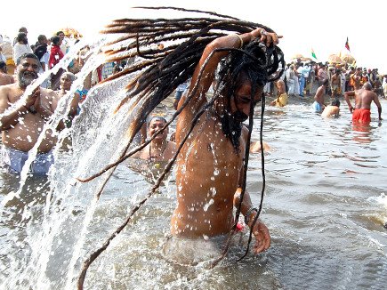 kashmirtourism's tweet photo. Dashar Maha Kumbh Celebrated After 75 Years. #JhelumRiver and #SindhStream in #Ganderbal District of J&K. #TTOT https://t.co/O0rVyOSWFs
