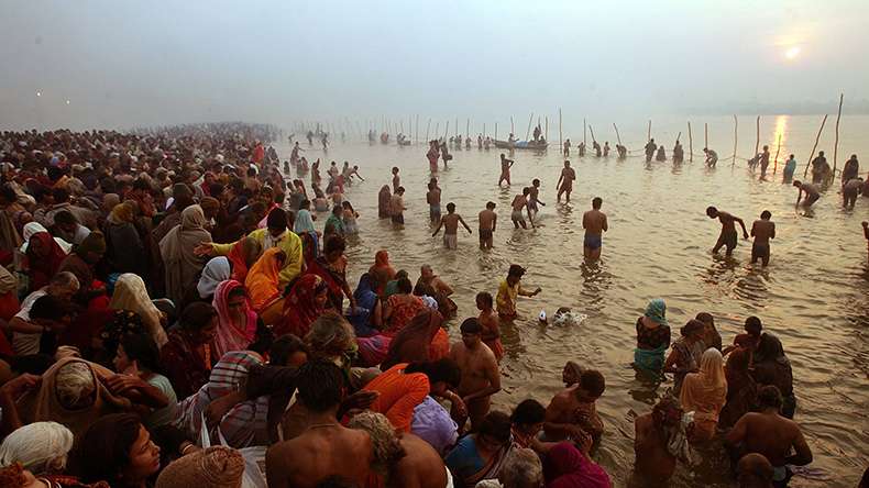 kashmirtourism's tweet photo. Dashar Maha Kumbh Celebrated After 75 Years. #JhelumRiver and #SindhStream in #Ganderbal District of J&K. #TTOT https://t.co/O0rVyOSWFs