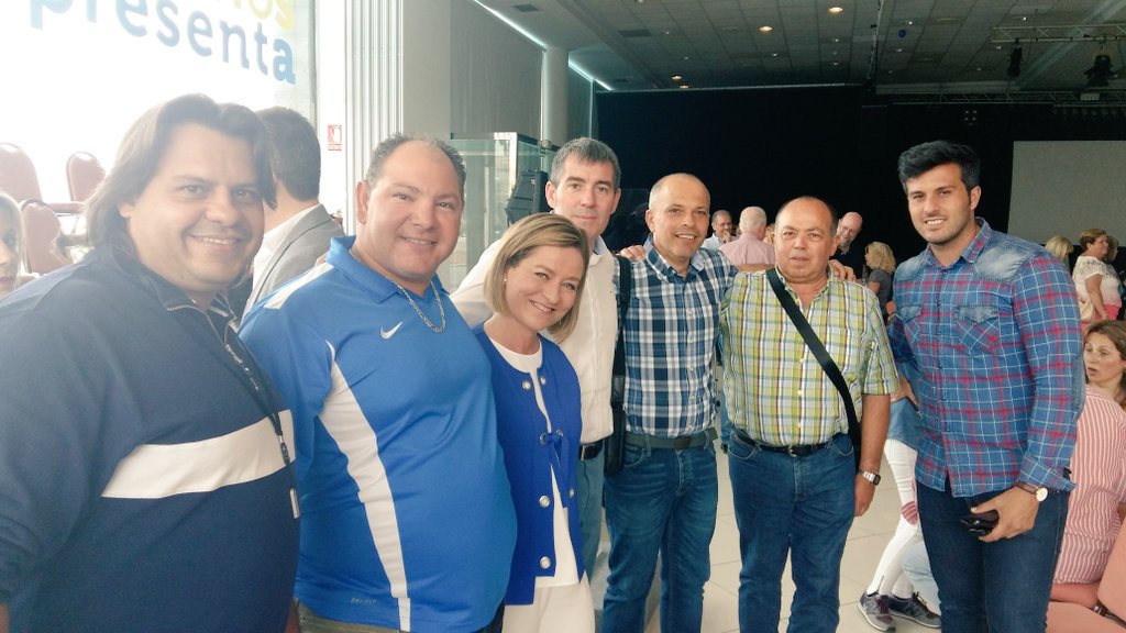CCArona's tweet photo. Impresionante el acto principal de campaña de CC-PNC en Tenerife. Porque #Canarias es lo que importa el #26J https://t.co/tNsDNkN6w0