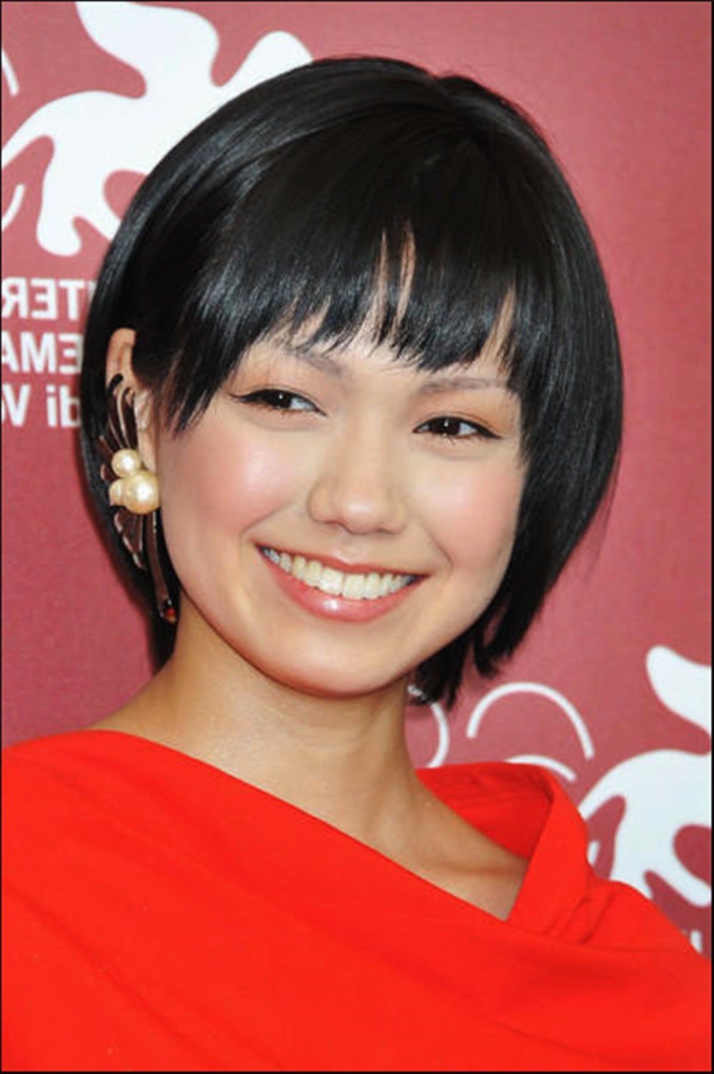 口 が 大きい 女性 口の大きい女性は浮気性で 唇は性器を象徴 顔や体の各パーツから予測される性格や運勢 人の容貌や形 体の特徴や動作で性格 運勢が 人相はあなたの心を映す鏡 Stg Origin Aegpresents Com