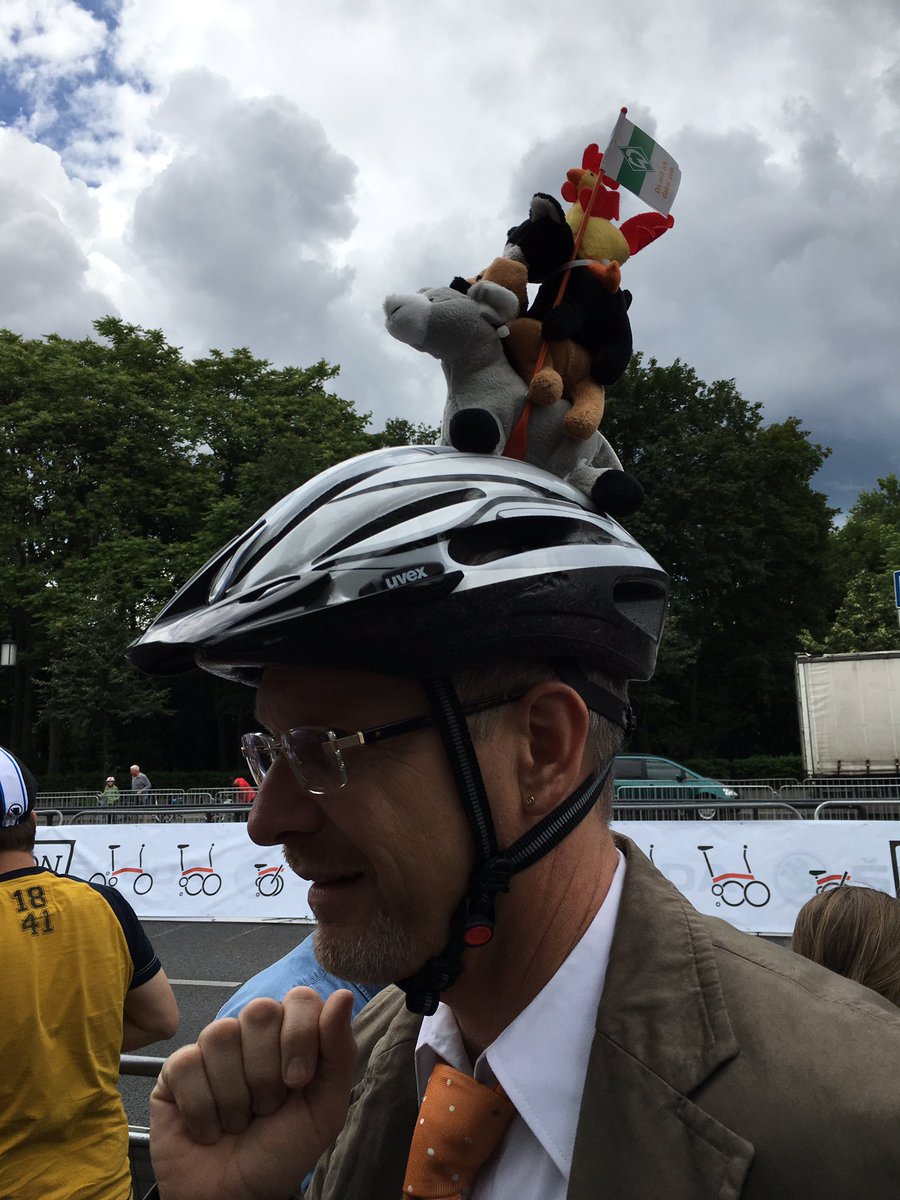 Brompton_DE's tweet photo. Bremen ist auch dabei #BWCBerlin #VelothonBerlin https://t.co/eVCR0cvCZJ
