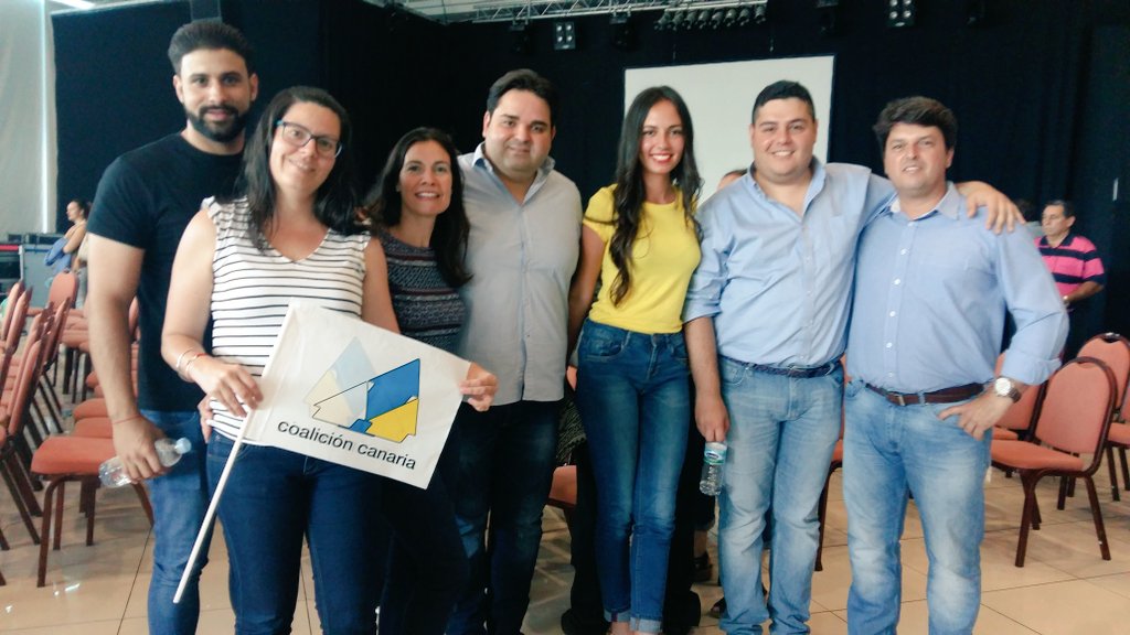 CCArona's tweet photo. Impresionante el acto principal de campaña de CC-PNC en Tenerife. Porque #Canarias es lo que importa el #26J https://t.co/tNsDNkN6w0