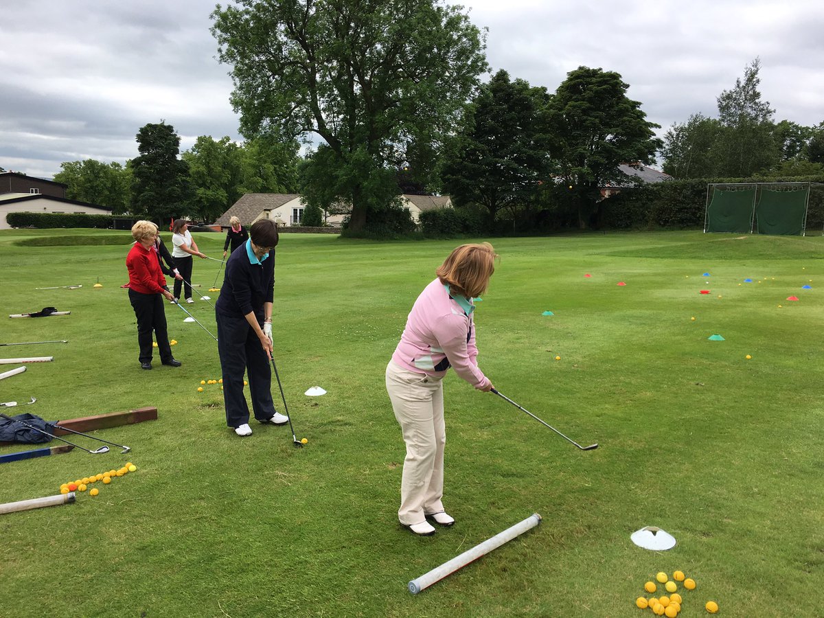 alexwhitegolf's tweet image. Another great turnout for today's ladies group lesson #chippingpractice #AWG @Getintogolf @EnglandGolf @CheshireGDG