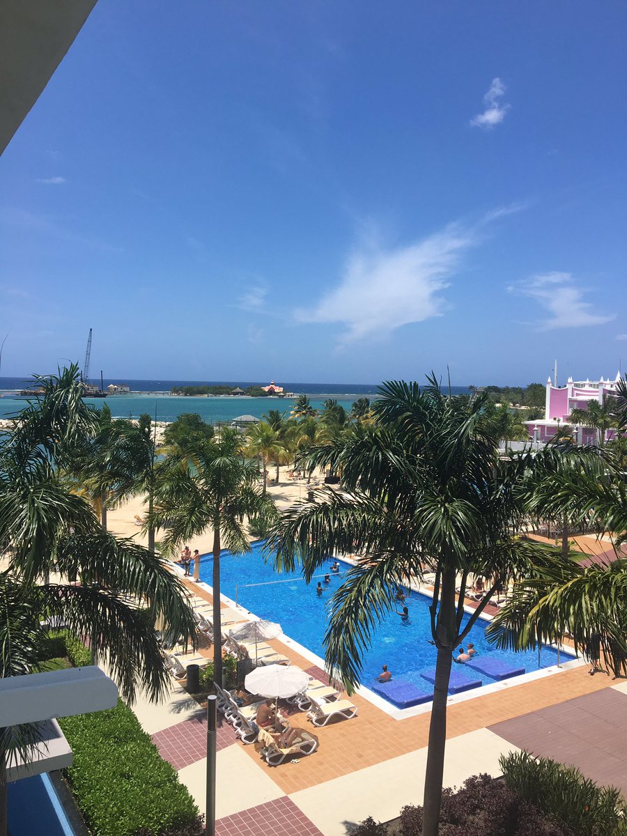 Nae924Nae's tweet photo. Jamaican scenery π―π²π―π²π―π²#montegobay #Ruipalace https://t.co/IYQwWUCszx