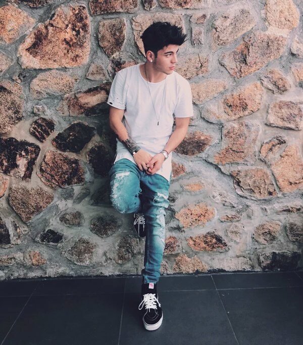 SoyLuna52's tweet photo. Sebastian villalobos https://t.co/CHjPfQF49s