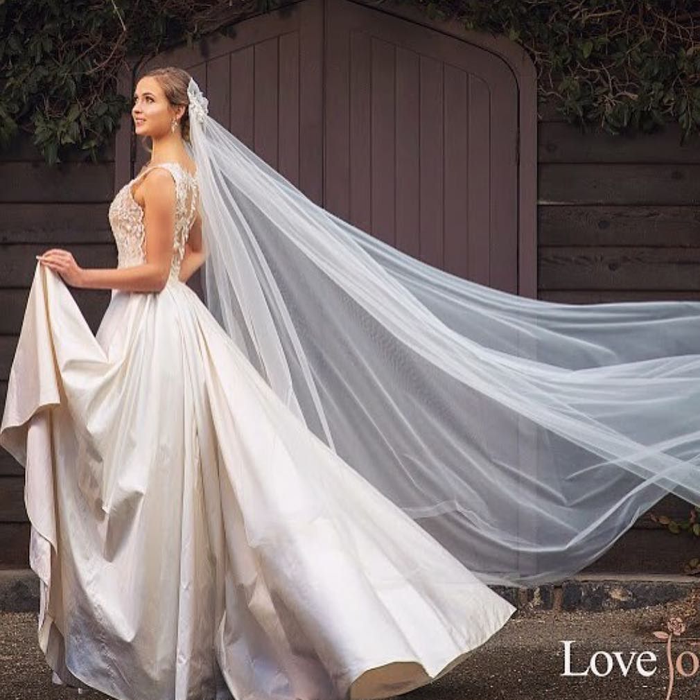 BrideMinded's tweet photo. #catherinercouture Photo @lovejournalphotography #abfw #bridallook #bride #elegance #weddi… https://t.co/ztKiC2RXbU https://t.co/epu5am9LFI