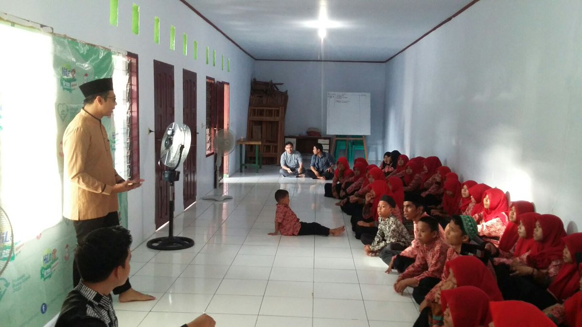 Lanjut ada #EduGreen tentang kantong plastik dari kak @zackyGHAASALI #NgabuburitHijau