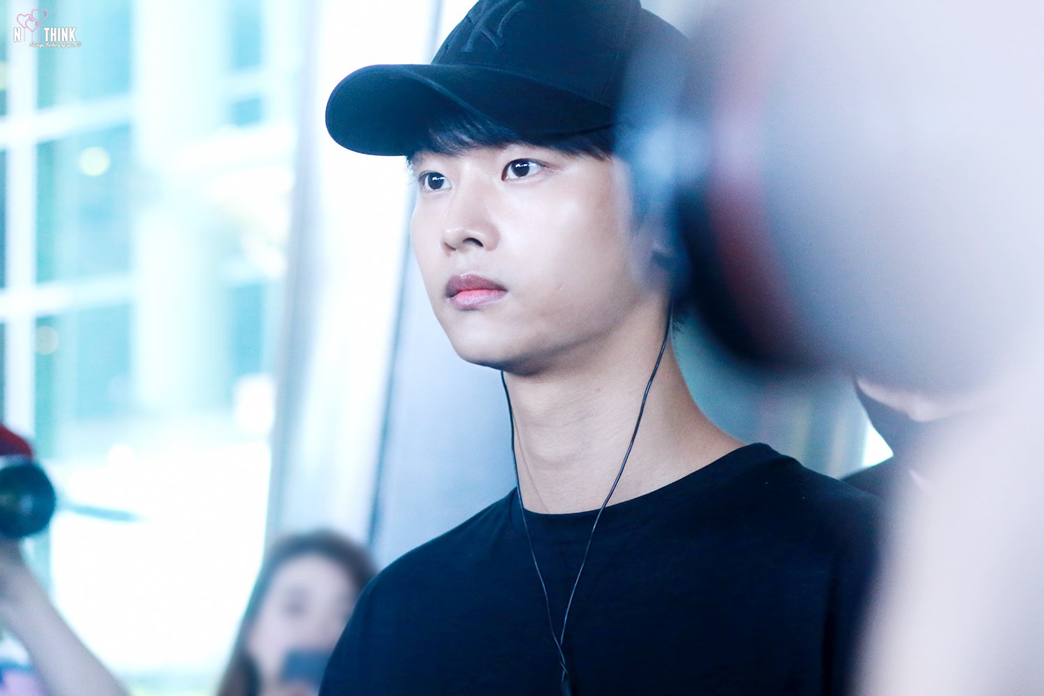 ClOKRMqUkAA_NFl.jpg:large