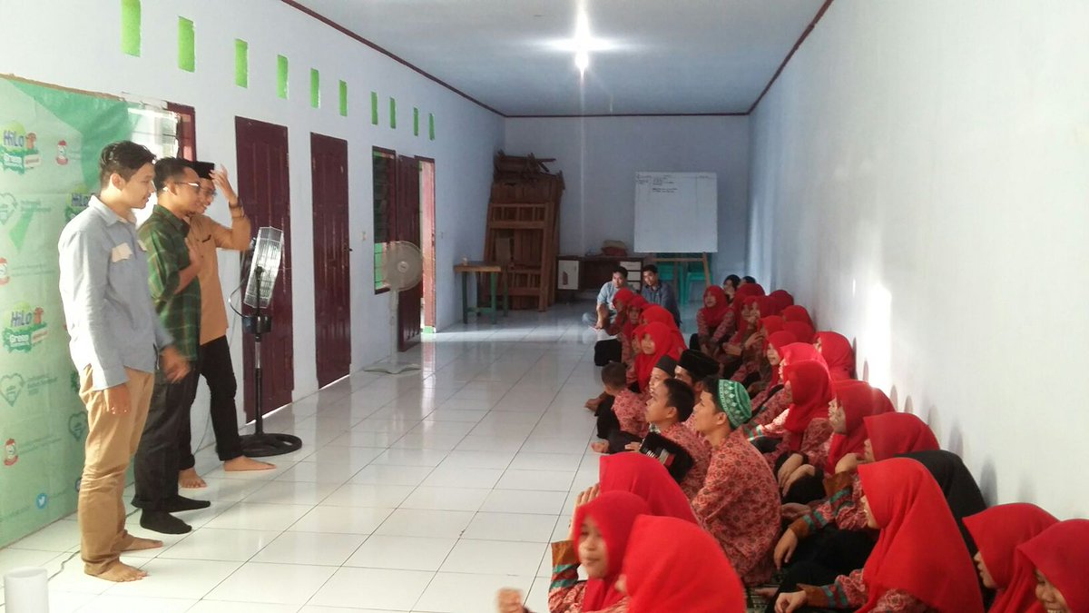 Tak ketinggalan sdikit prkenalan dgn Nutrifood yg dbwakan oleh kk Albert dan kk Fahri dri NFI MKS #NgabuburitHijau