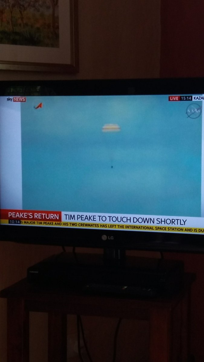 Park_Class's tweet photo. Tim Peake falling to Earth #hardwork #curious #teamwork #knighthood https://t.co/NDTKijlIZw