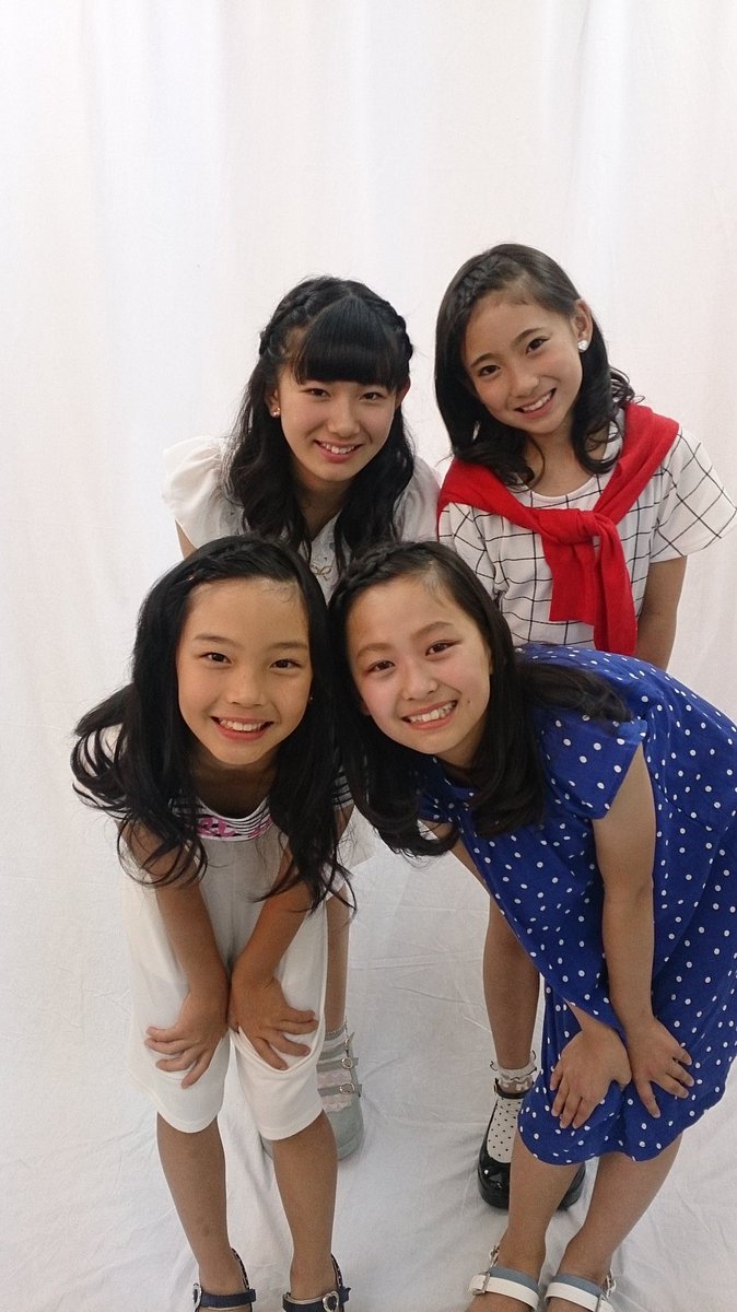 福島美少女図鑑 公式 福島美少女図鑑キッズチームのプロフィール撮影 小学生とは思えない大人っぽさと小学生ならではのあどけなさが同居したとってもかわいい4人組 ユニットでの活躍が見れる日も近いかも T Co Jgwz6x97px Twitter