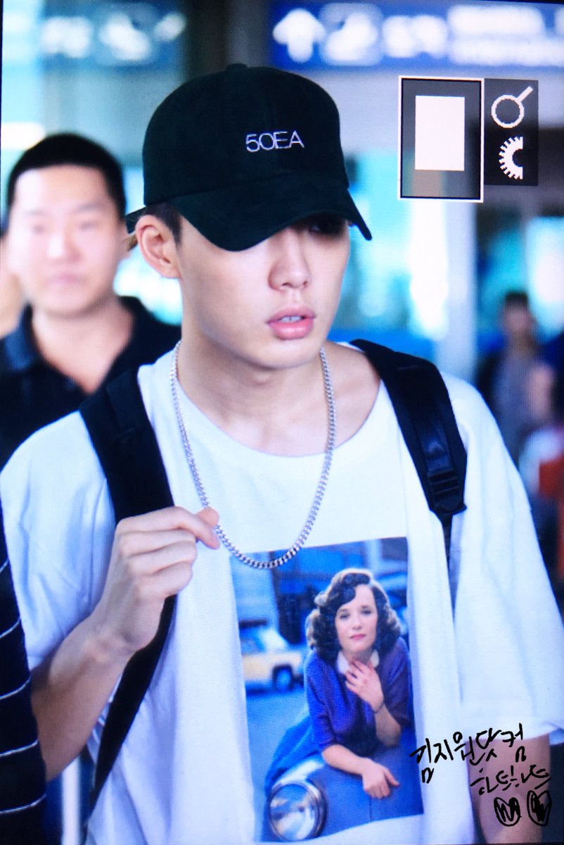 19951221_com's tweet photo. 160618 인천공항 입국 Preview 3
#바비 #bobby #김지원닷컴 https://t.co/IugzNWHvBt