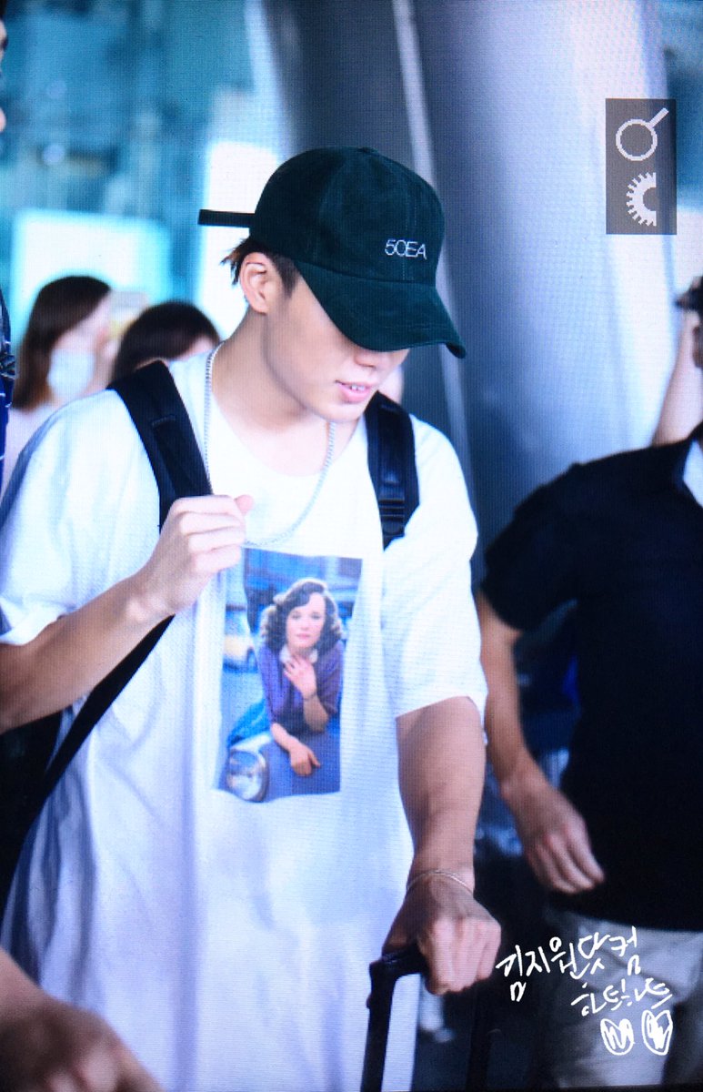 19951221_com's tweet photo. 160618 인천공항 입국 Preview 3
#바비 #bobby #김지원닷컴 https://t.co/IugzNWHvBt