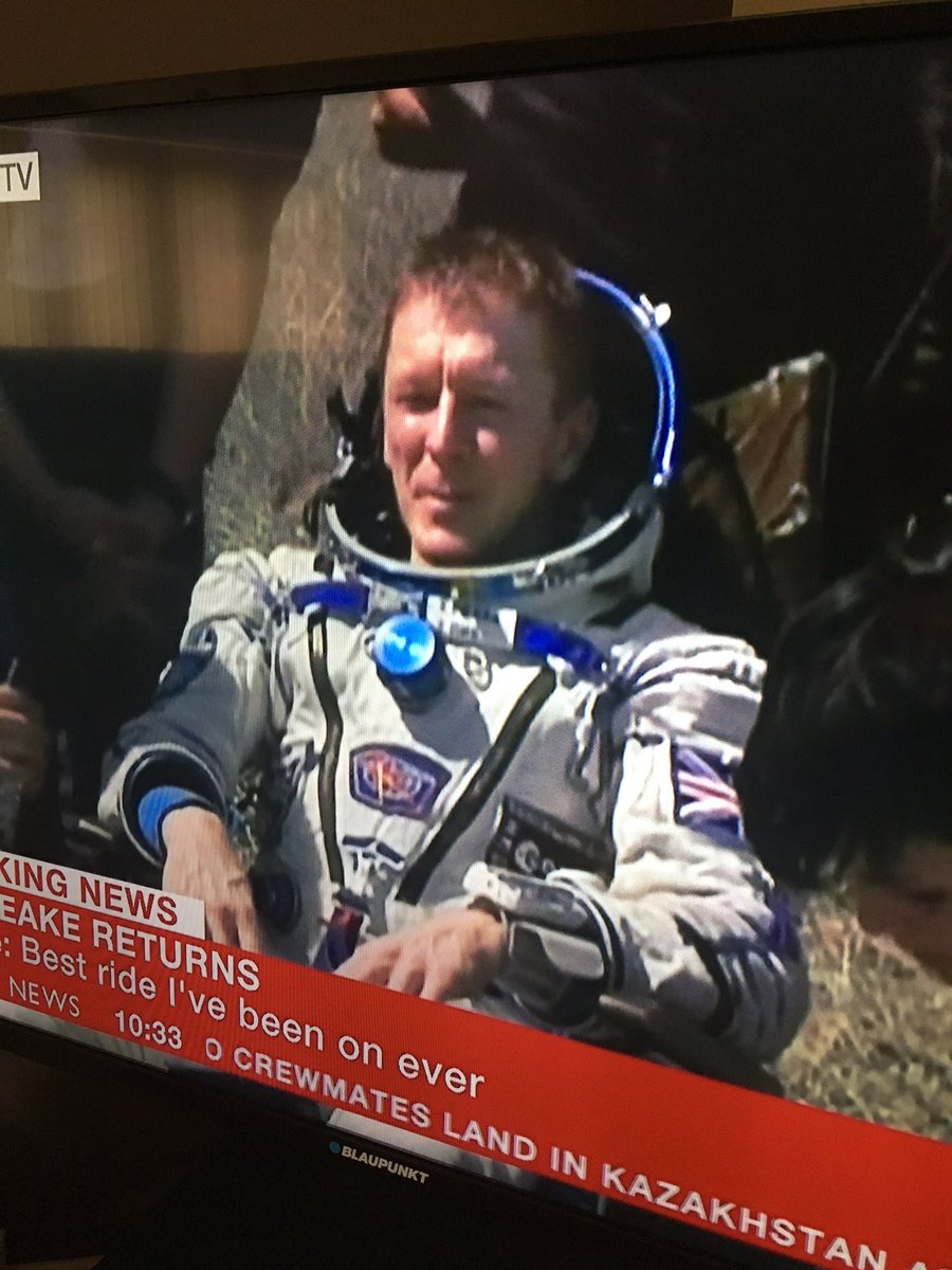amanda_v0710's tweet photo. Back outside well done everyone involved @astro_timpeake 👏🏻 https://t.co/EU10tYq2pb