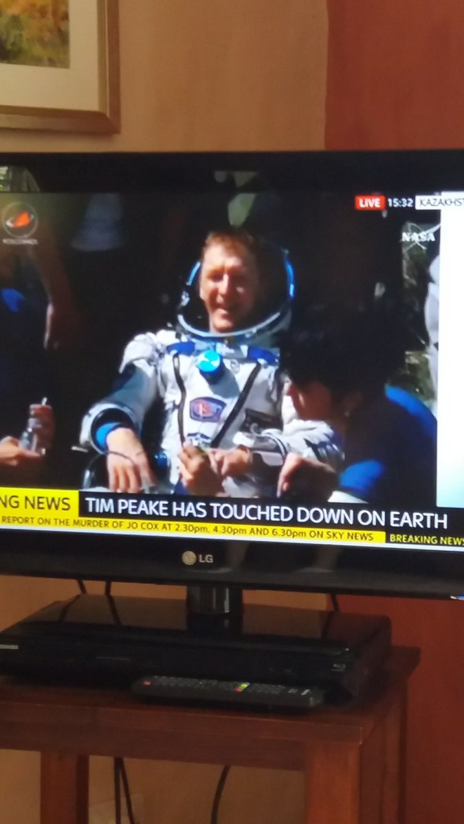 Park_Class's tweet photo. Touch down! Congratulations, Peake and team! #bumpylanding #15explosions #carcrash #salttest #9G #proud #achievement https://t.co/Nn7GMPiDtj