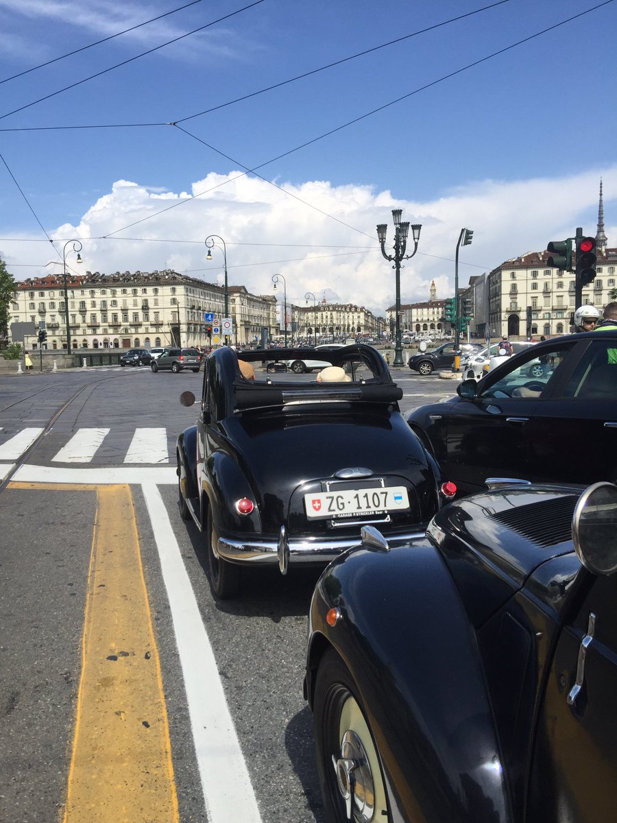 Dopo il giro della collina torinese le nostre #Topolino 🚙 sono arrivate in Piazza Vittorio Veneto! #Ling80AnniDopo