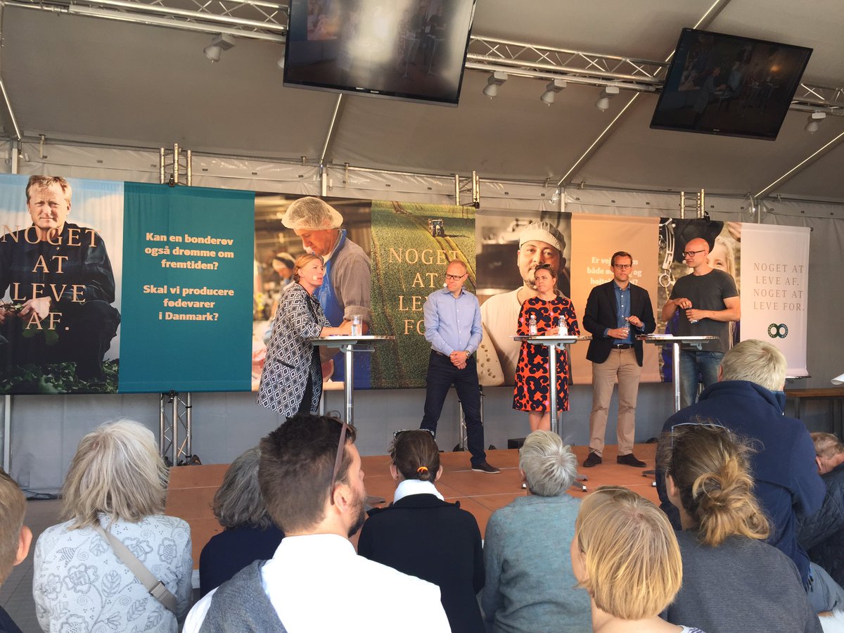 FoedevareWatch's tweet photo. L&amp;F spørger: Ødelægger det perfekte Instagram-madliv vores rigtige måltider? @spisekammeret #fmdk #dkfoods https://t.co/kKTq2Dq6dI
