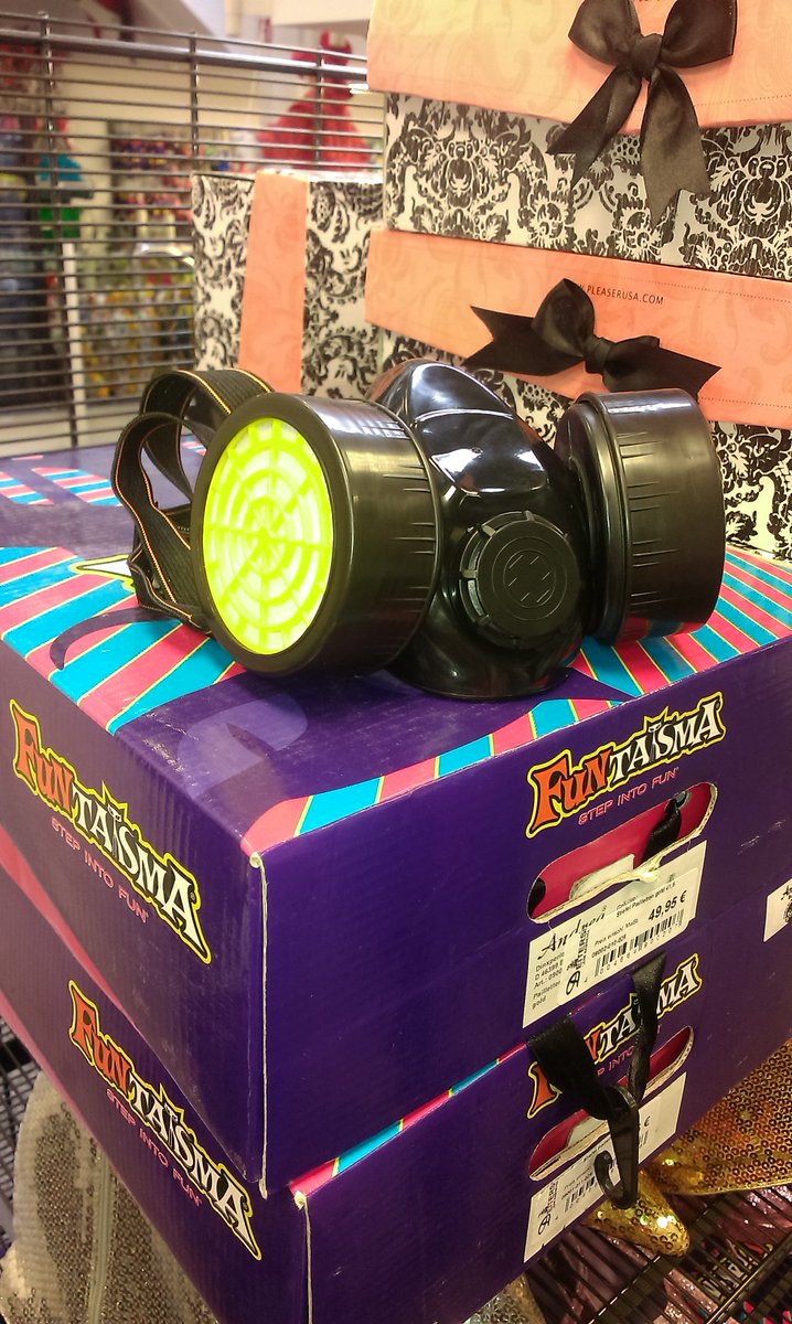HolkerX's tweet photo. #geekkrace #purplerockets https://t.co/olOtP60Emm