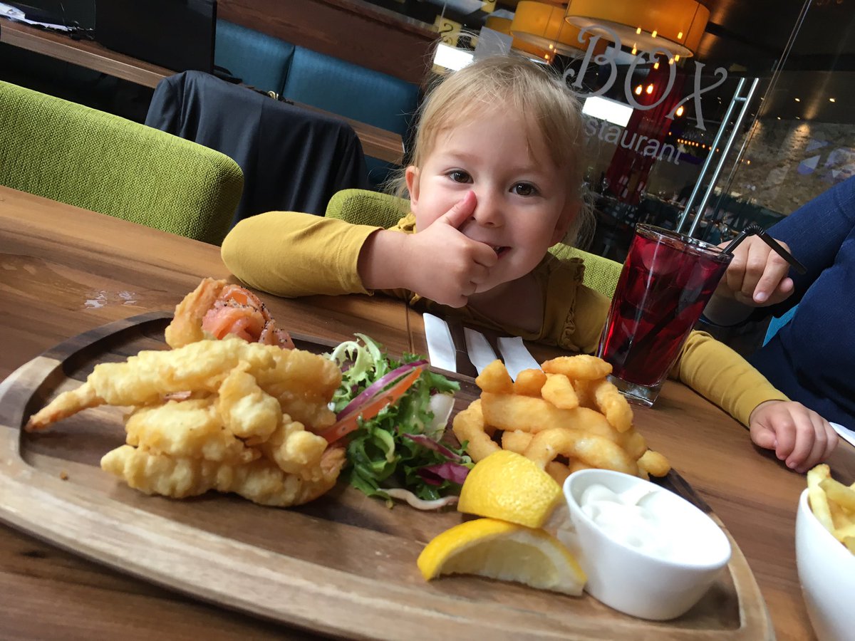 Top lunch at <a href="/saltboxnotts/">Salt Box</a> with Cici, Little Lep, <a href="/dawsond1/">Dave Dawson</a>  <a href="/StevieMcmeekin/">Stevie Mcmeekin</a> and <a href="/babydruth/">Donna McMeekin</a> #KidsFriendly