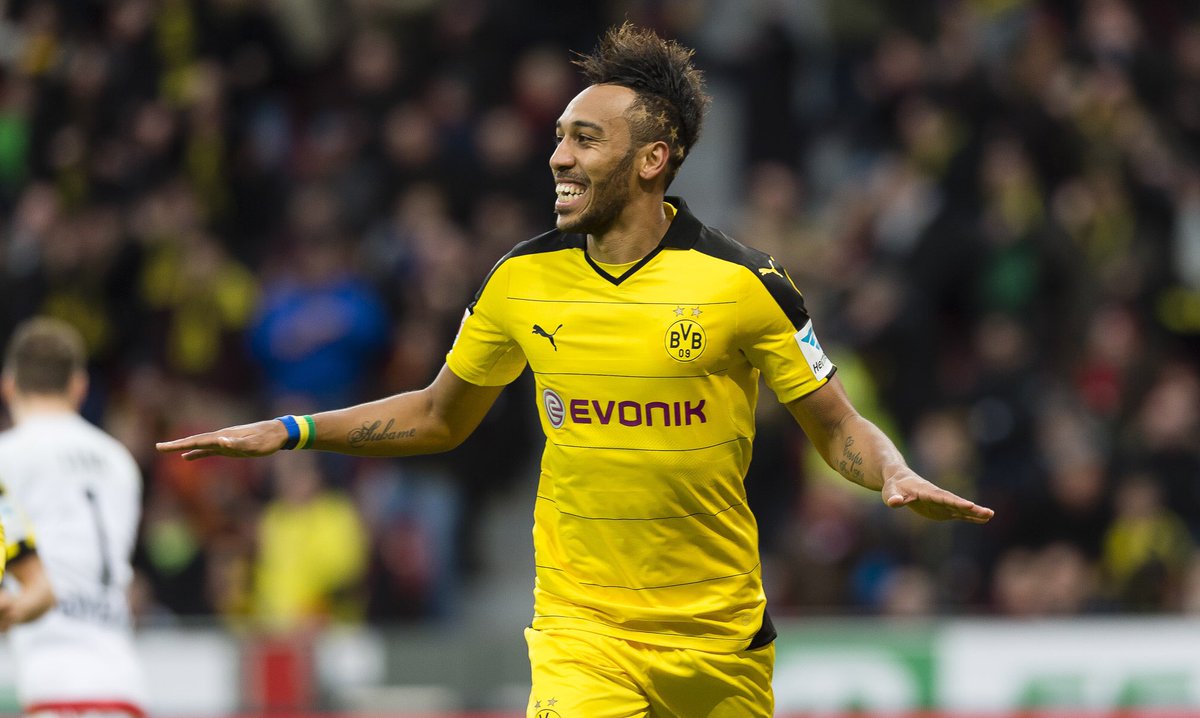 Telefoned1's tweet photo. Happy birthday, Aubame! 🐝 https://t.co/T8xW2OmDCQ