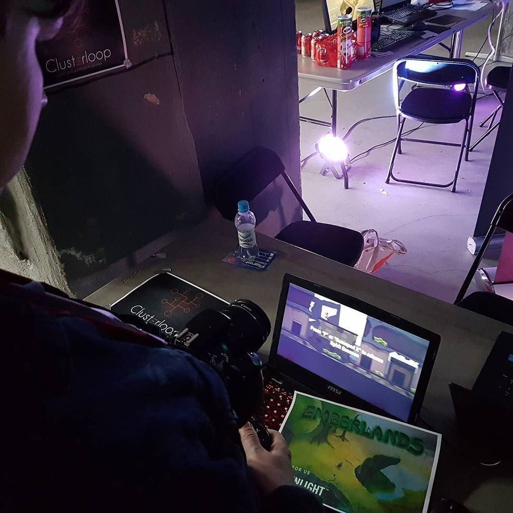 PeliLegacy's tweet photo. #emberlands #clusterloop toissapäivänä päässyt Steam Greenlightiin #powerlan2016 #pelilega… https://t.co/X44RONRGKC https://t.co/wzn0CiygQQ