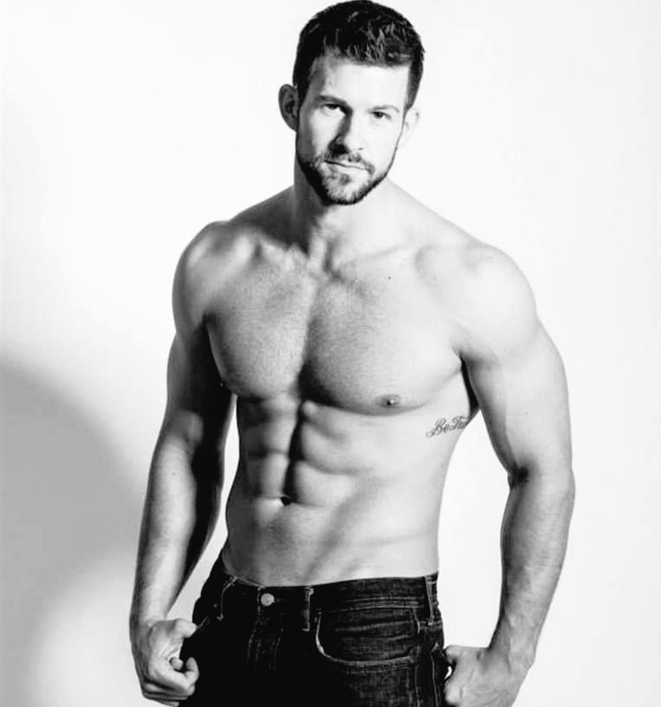 argenfuckintino's tweet photo. #chongodeldia #chongotime #instamen #chongazo #instachongos #muscleguys #body #muscle
#Instagram @iamcharliewilliams https://t.co/jVMtg9Ebbd