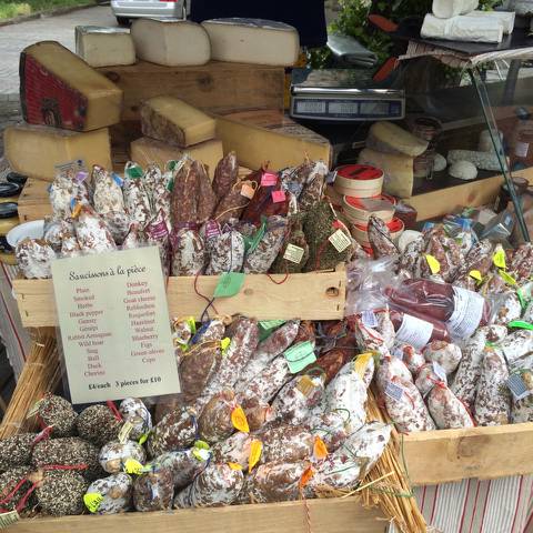 NormandeLondres's tweet photo. Brand new market in putney.  
Exciting stall. 
Come too see mister quentin. https://t.co/SHrCwRNKnI