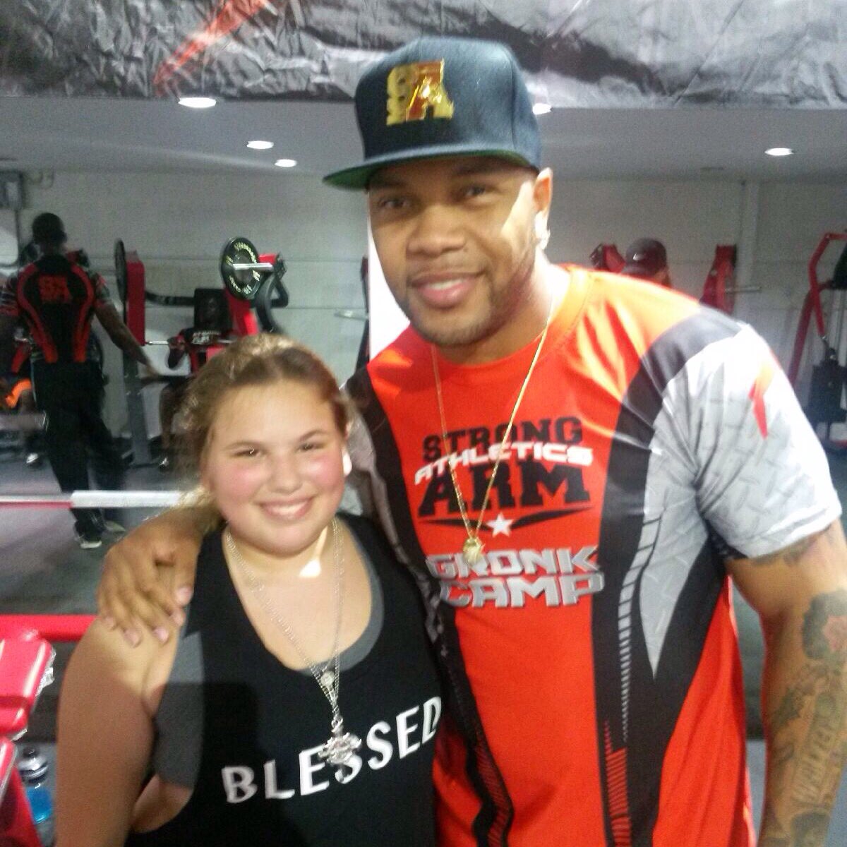 gold_marlo's tweet photo. #StrongArm family @GetFLOFIT with @official_flo https://t.co/yxcrnbk2in