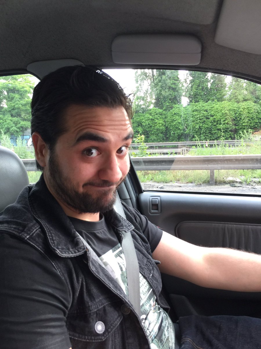 FatihSchwarzy's tweet photo. @CamilleCombal  j'ai trouvé le sosie du paki !!!! https://t.co/MiNlwSSz2O