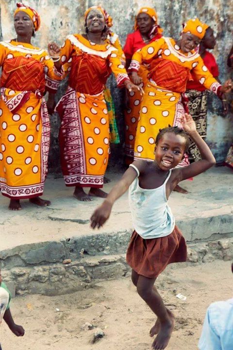 teddungal's tweet photo. 18 juin. Journée internationale de l'enfant africain. Aujourd'hui, célébrons notre avenir. https://t.co/oReSLcZomR