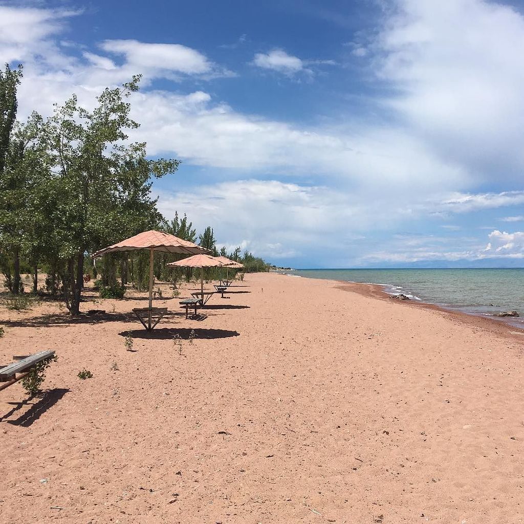 Beach day.  In Kyrgyzstan.

#IssykKul #Kyrgyzstan #explorekyrgyzstan #kyrgyzstan_trip #kyr… ift.tt/1UU44xC