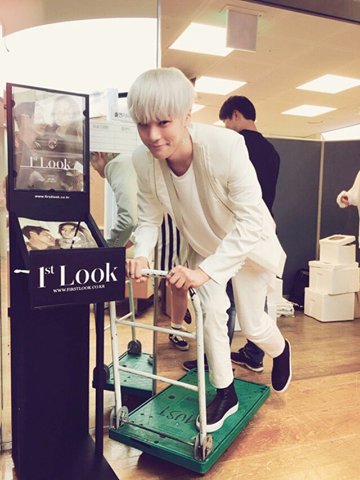 monstaxth's tweet photo. [#MINHYUK] #400DaysWithMONSTAX
คนที่มอบมิชชั่นให้ผมอย่างมีเซ้นส์ นาย 👉 #แช
อ่านต่อ..
TH Trans : Monsta X TH https://t.co/nSsuamSBIh